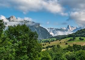 4 August – Ratu Kebaya 2012